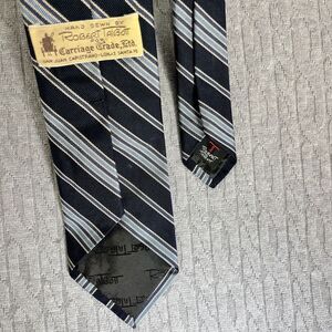 Robert Talbott Carriage Trade,Ltd Hand Sewn Finest Silk Men's necktie 3in.x56in.